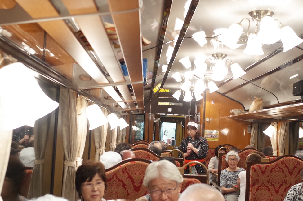 列車内